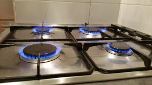 Instalación de gas en Madrid. Instalación de gas a fogones de una cocina en Madrid.
